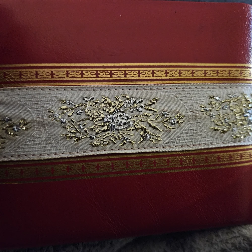 Rare Red Vinatge Amity Billfold - Picture 12 of 12